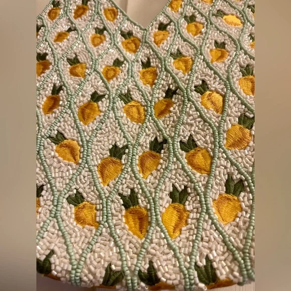 NEW Elegant White & light turquoise colored beaded bag with lemon 🍋 design - Picture 4 of 7